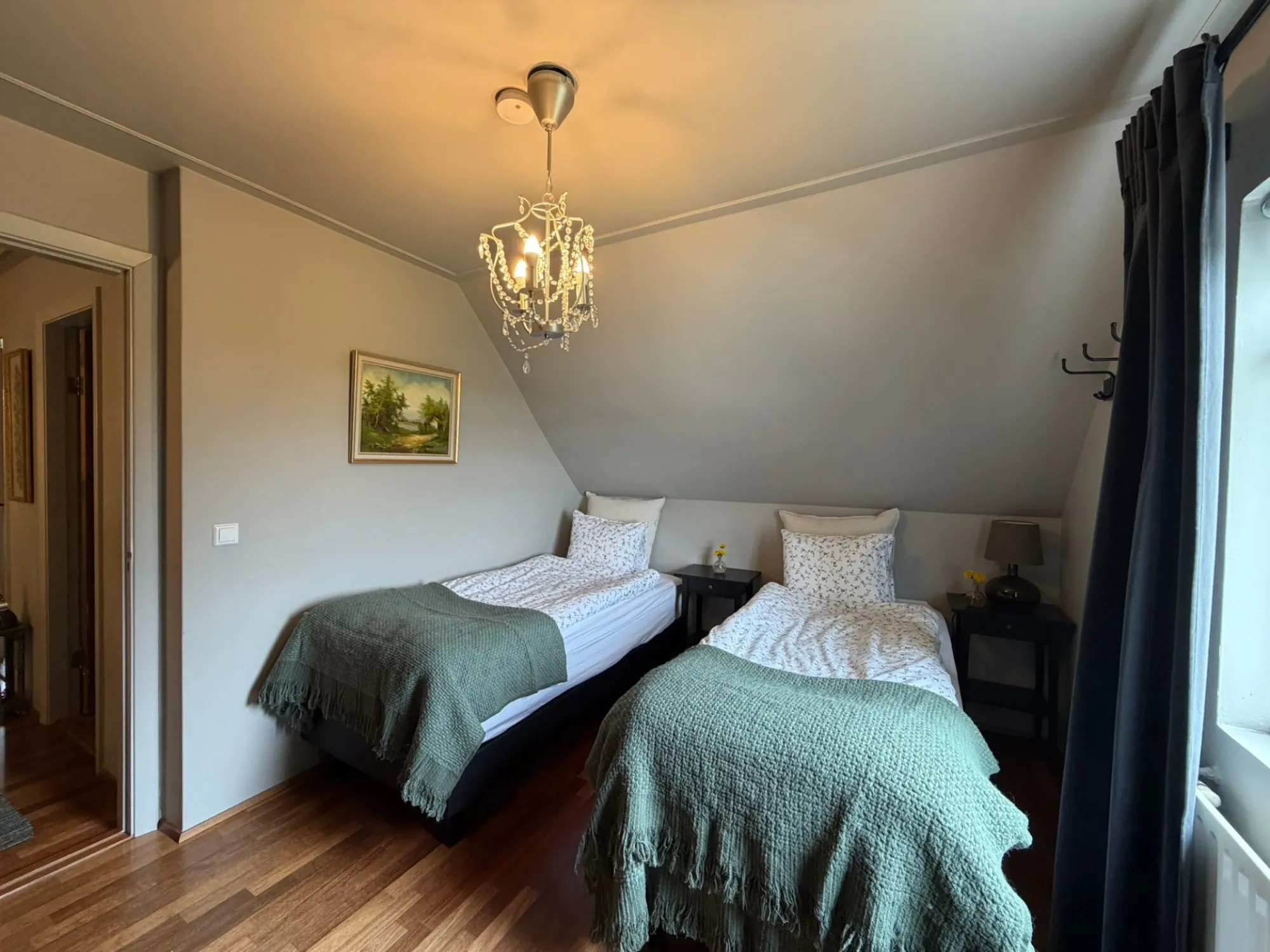 Room 7 — 4