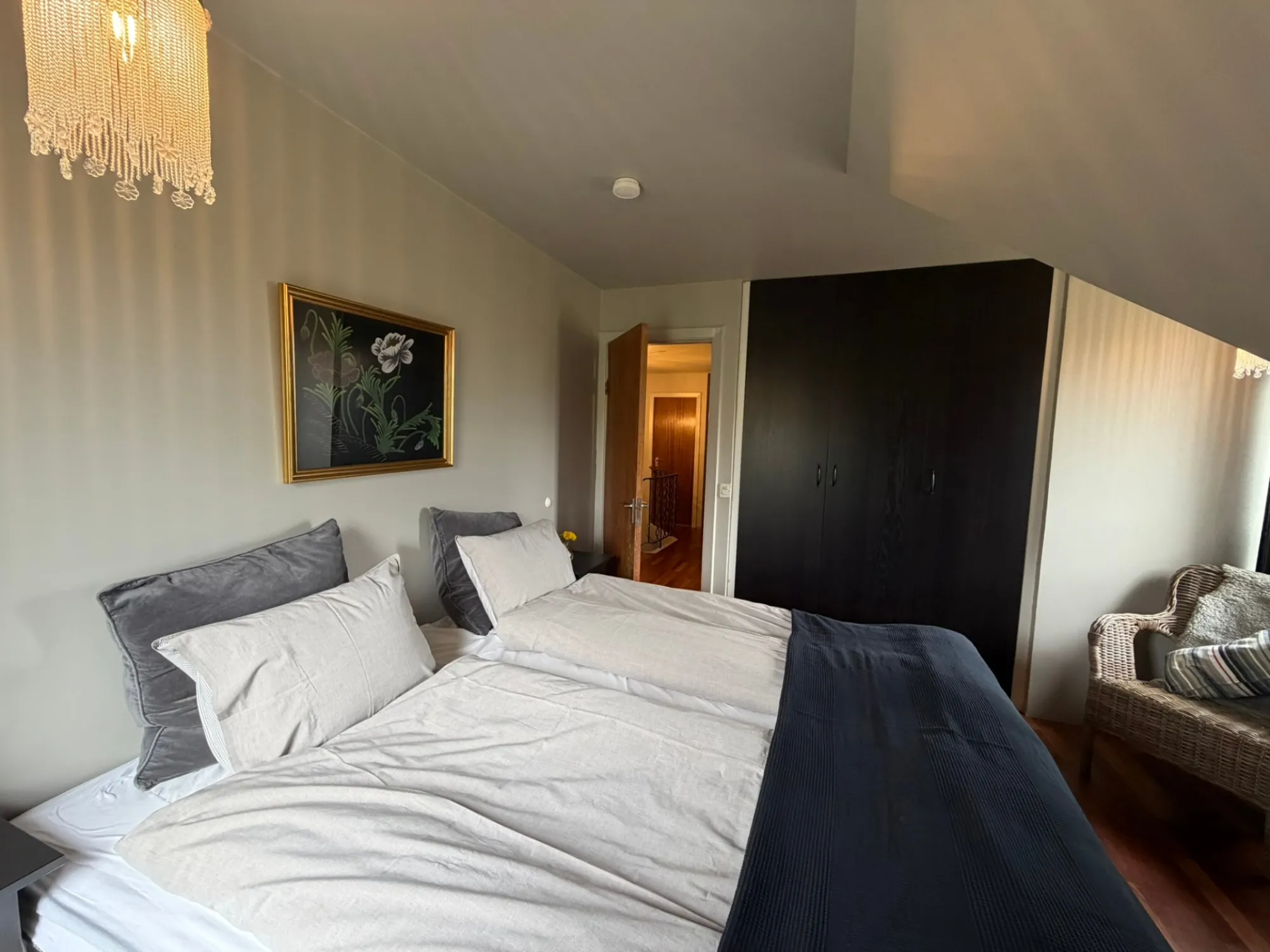 Room 5 — 3