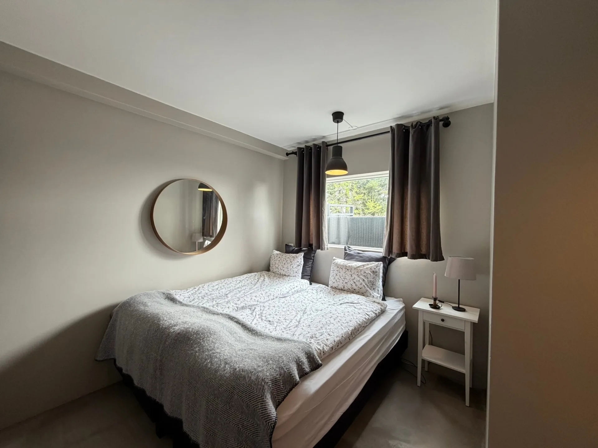 Room 1 — 2