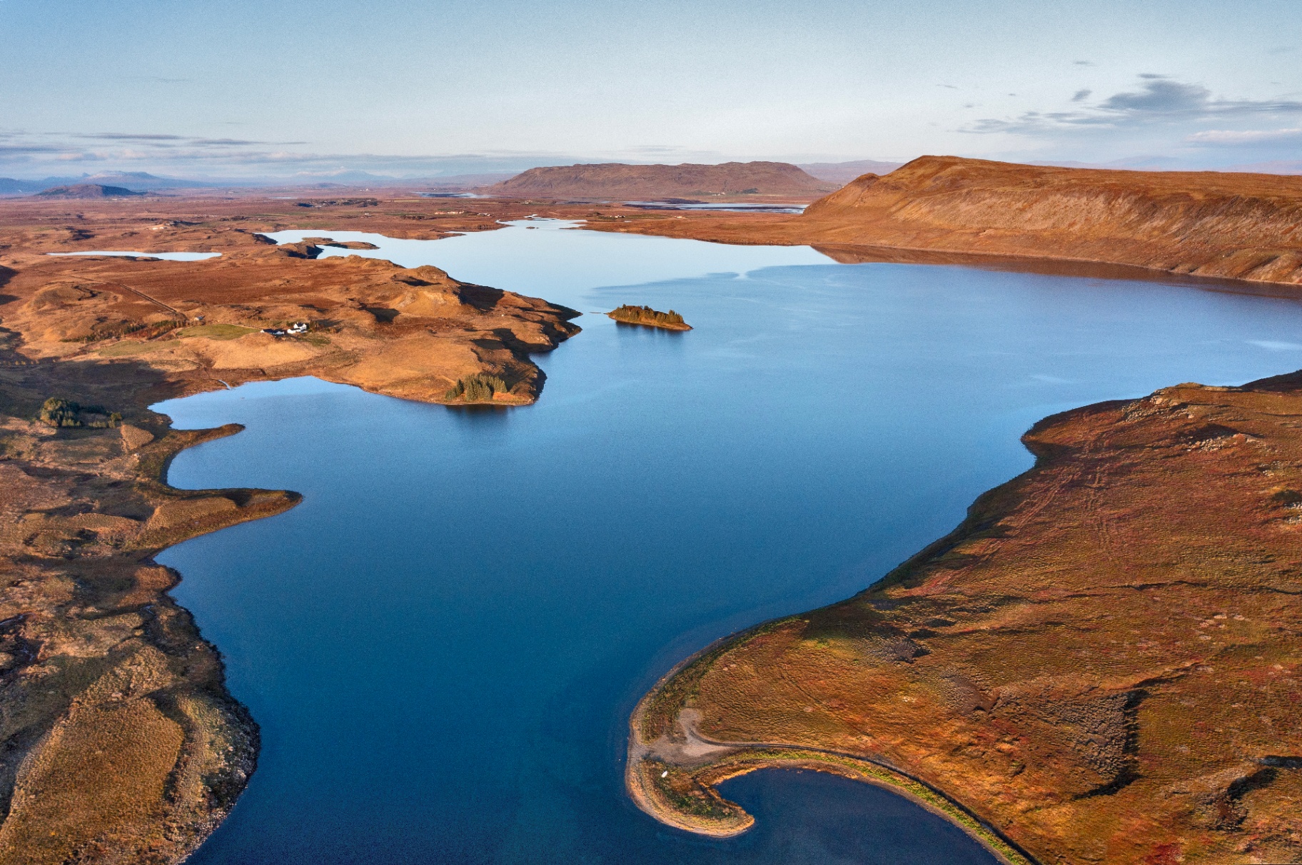 Hestvatn lake from above