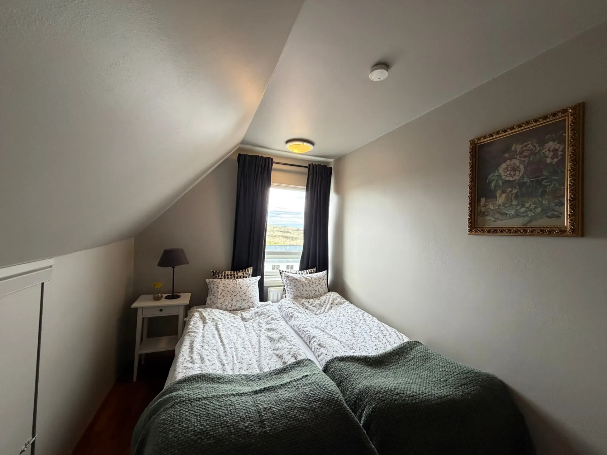 Room 08